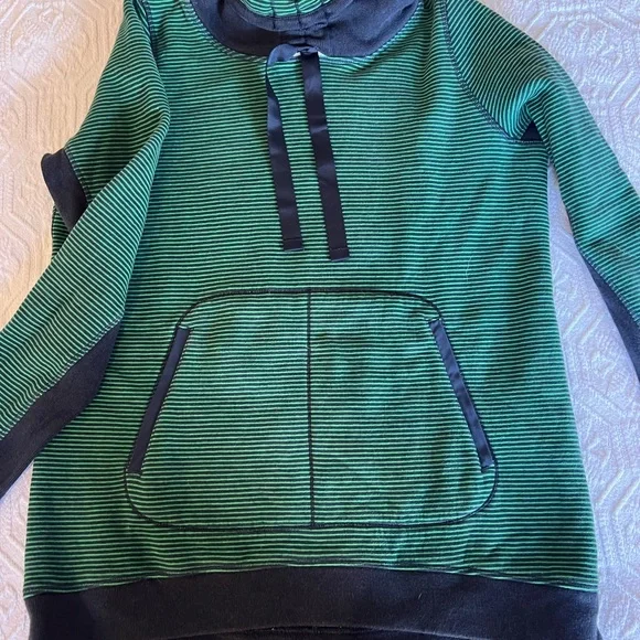 lululemon athletica Green and navy Striped sweatshirt - Picture 2 of 6
